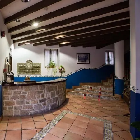 Hotel De Cabrales 2*