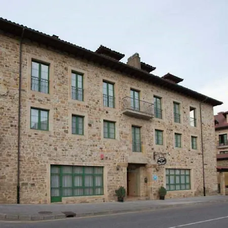 Hotel De Cabrales 2*