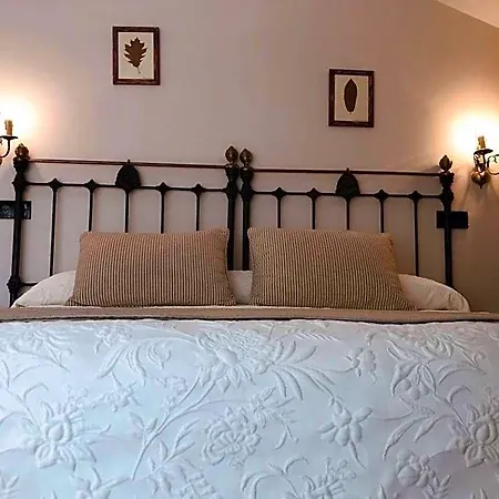 De Cabrales Hotel 2*