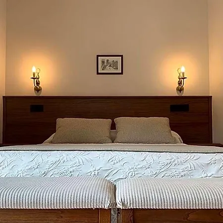 De Cabrales Hotel