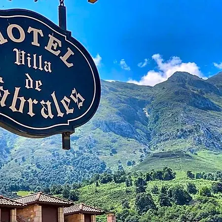 De Cabrales Hotel
