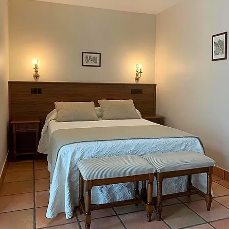 Hotel De Cabrales 2*
