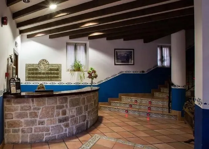 Hotel De Cabrales 2*