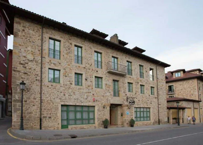 Hotel De Cabrales 2*