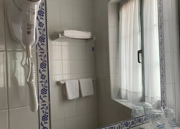 Hotel De Cabrales 2*