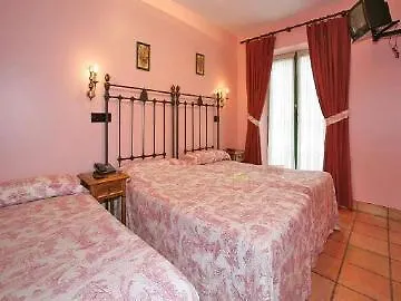 Hotel De Cabrales 2*